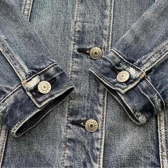 American Eagle Medium Wash Oversized Boyfriend Distressed Jean Jacket Small - Picture 5 of 12